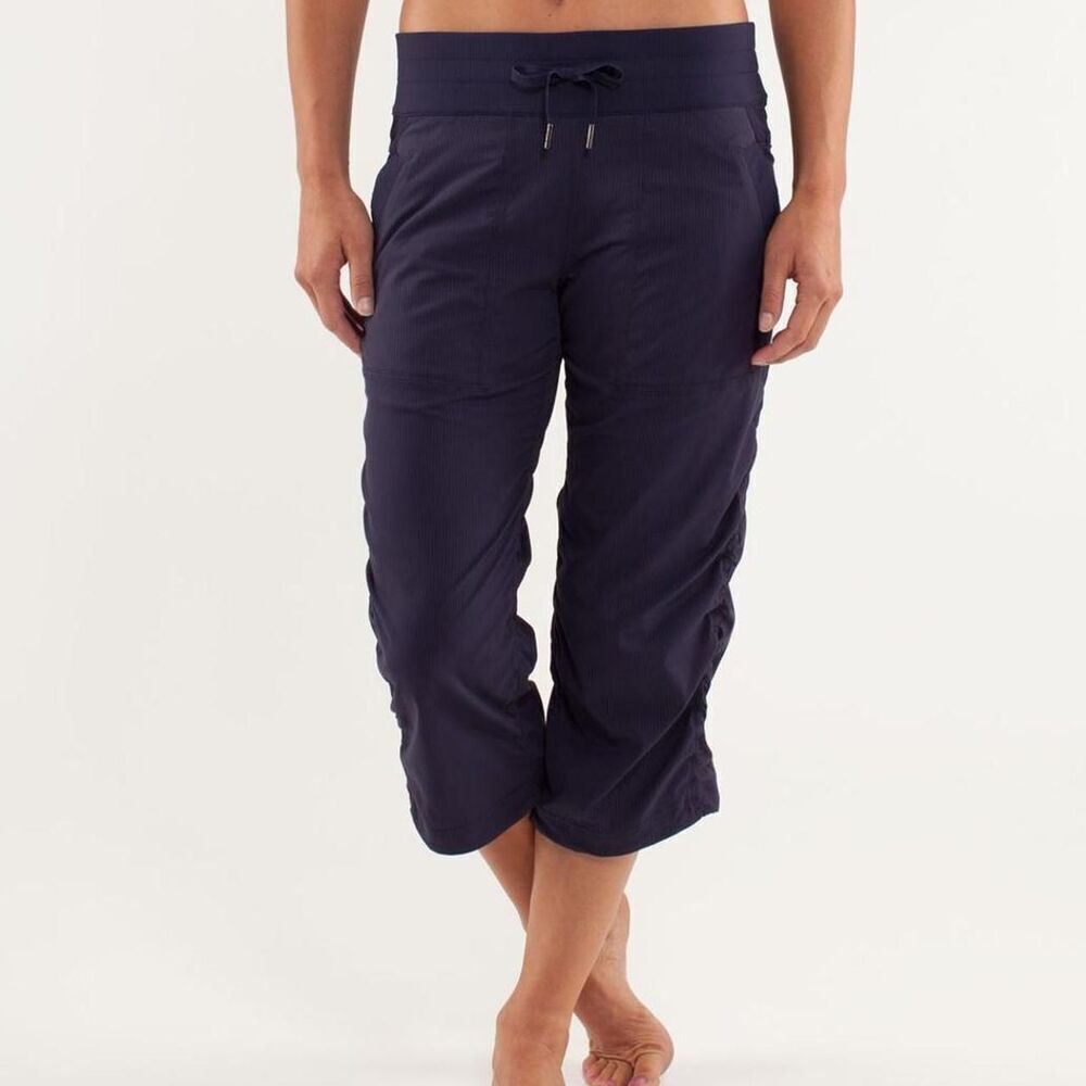 Lululemon Dance Studio Mid-Rise Cropped Pant Women’s Size 4 Blue Pinstripe